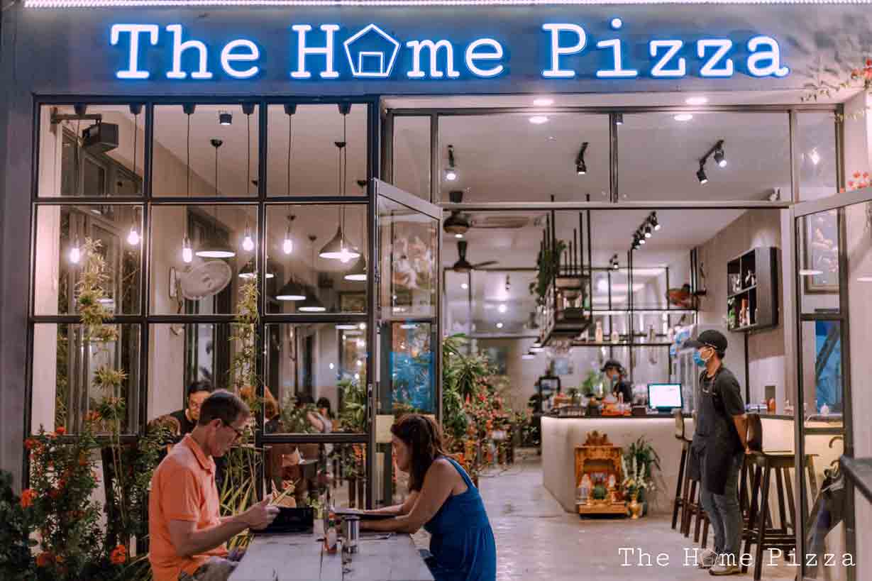Không gian Nhà hàng The Home Pizza.